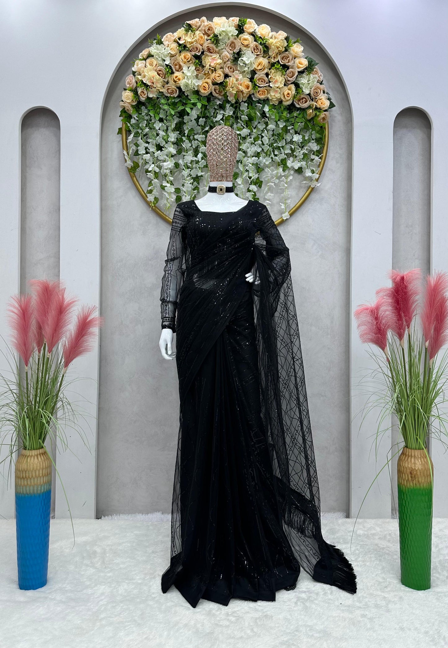 Magnifique Saree en filet de couleur noire prêt à porter