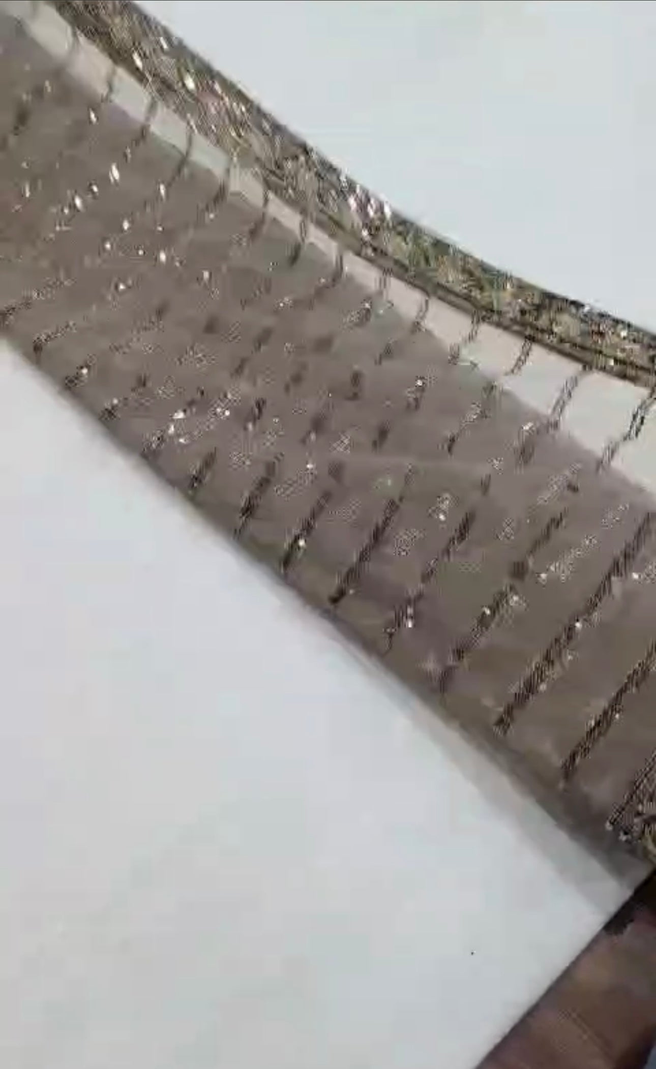 Vous présentant la plus belle collection de saris à paillettes