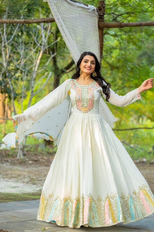 Designer Gown Set – Elegance Redefined