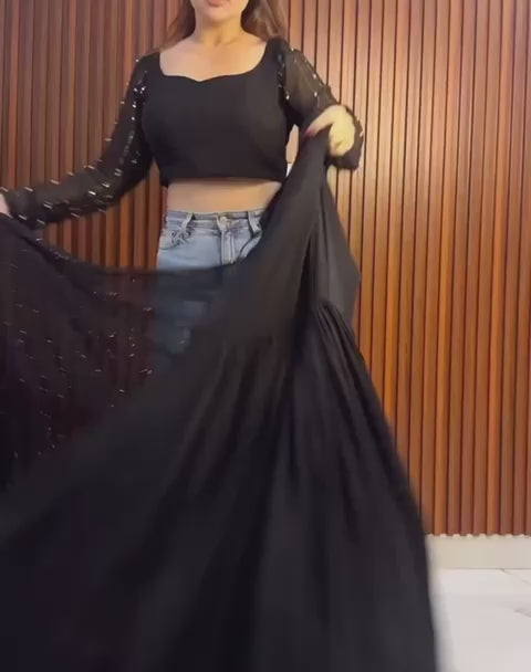 Élégance opulente : ensemble de fausse georgette avec fil, séquence et rivet Moti Work Prêt-à-porter Lehenga Saree pour un glamour sans effort !